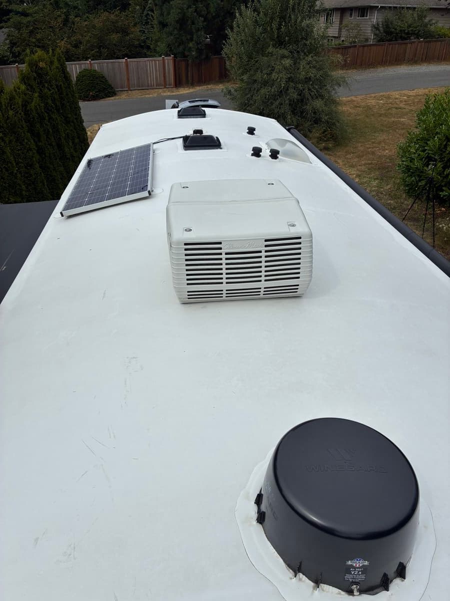 RV roof after cleaning