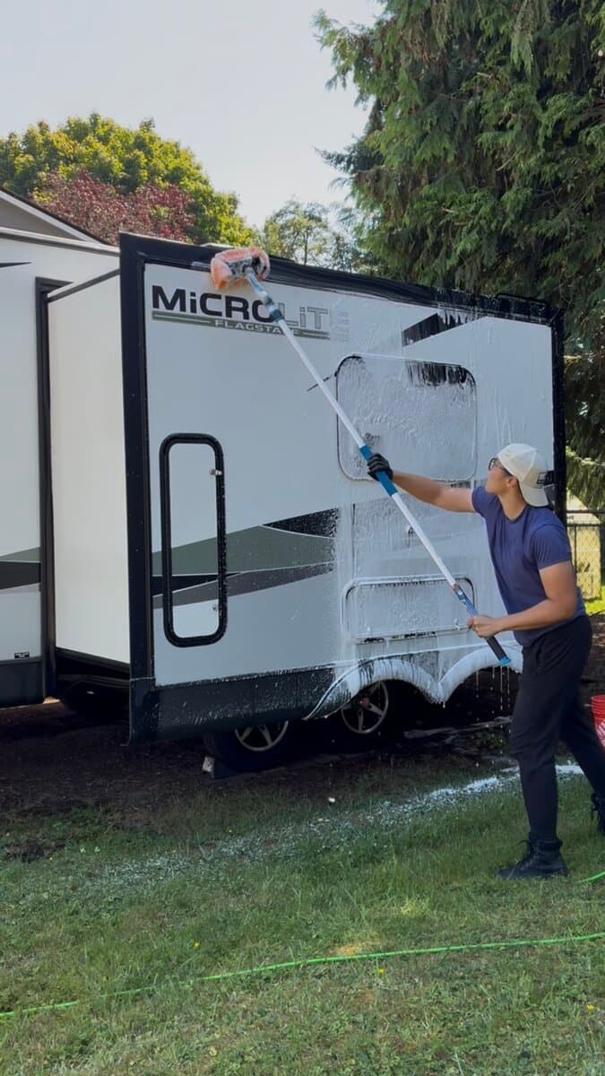 Scrubbing the rear panel of a Flagstaff Micro Lite